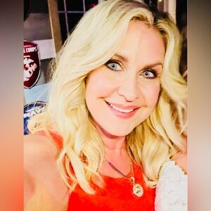 Meet your Posher, Tina